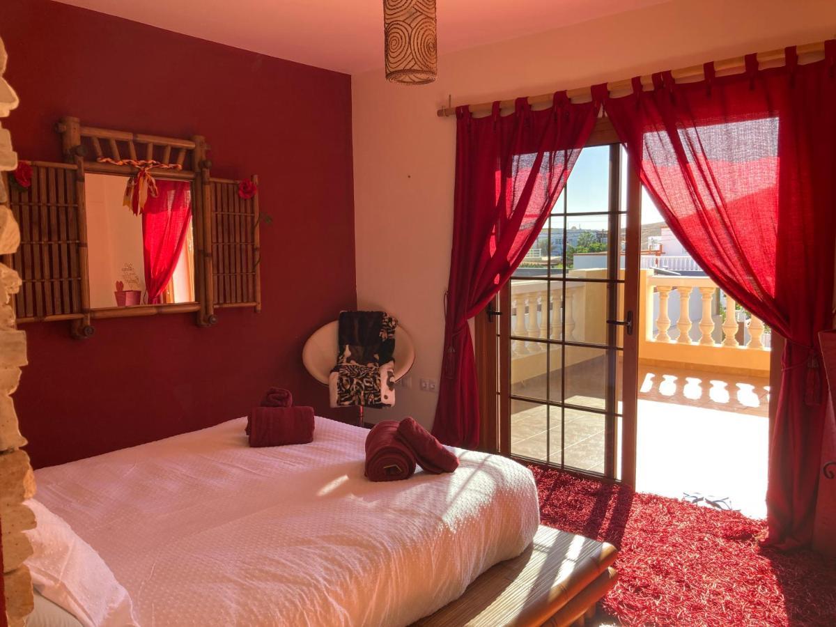 Villa Ingrid. Piscina Exterior. Las Playas Екстериор снимка