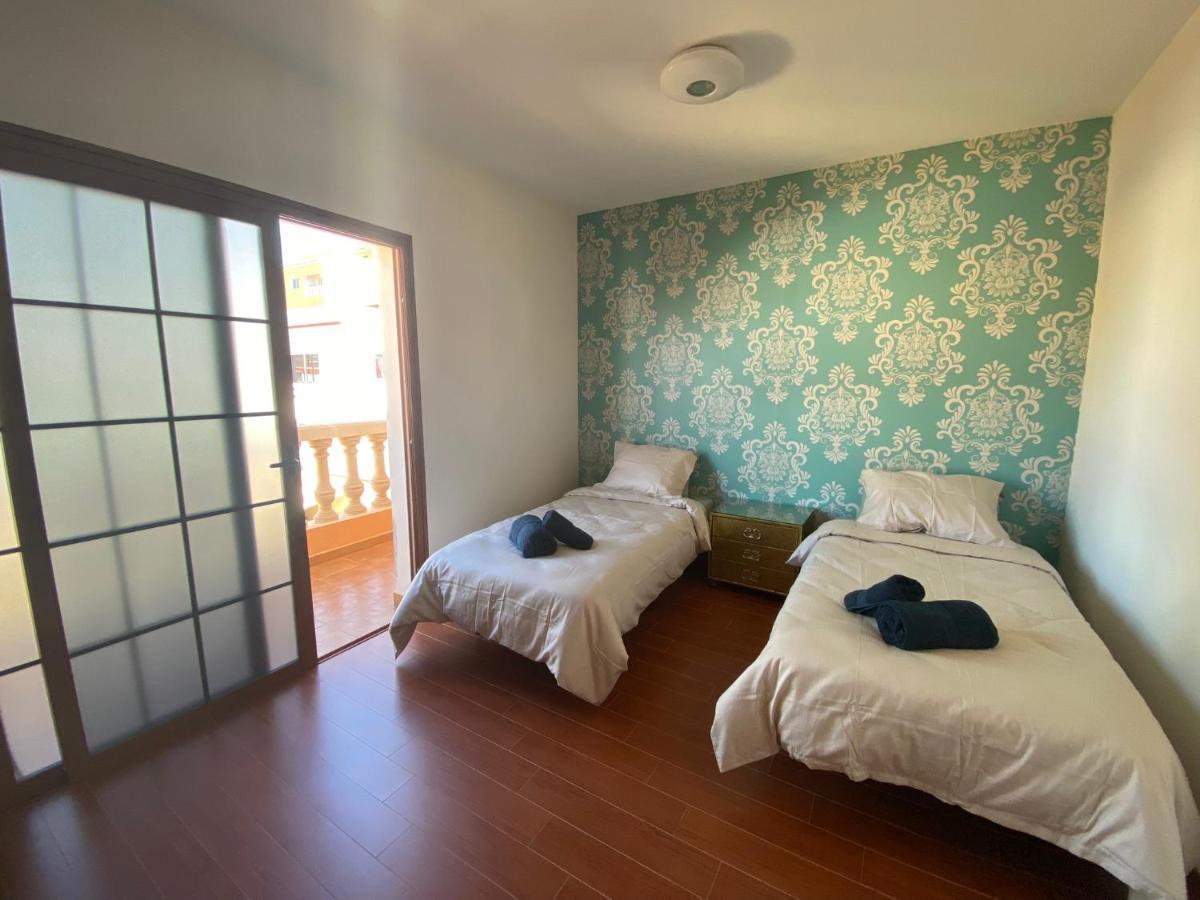 Villa Ingrid. Piscina Exterior. Las Playas Екстериор снимка